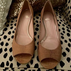 Stuart Weitzman size 7